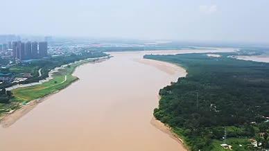 航拍济南黄河水流视频的预览图